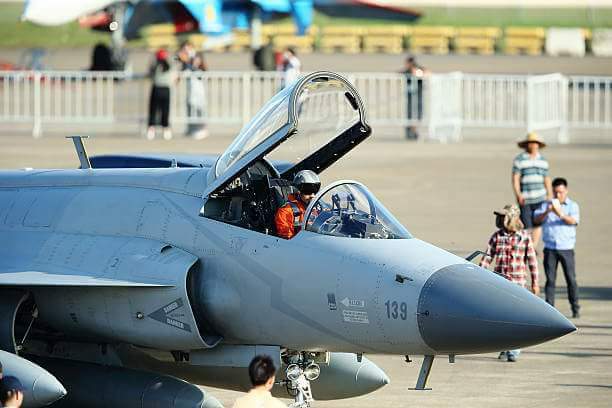 Pakistan Air Force can train against almost all fighter jets which Indian Air Force has

¶ Rafale 🇶🇦 🇪🇬
¶ Mirage-2000 🇶🇦
¶ Su-30 🇨🇳

Meanwhile Indian Air Force isn't able to trian against JF-17 Thunder which makes upto 40% of Pakistan Air Force.

That's creates a perfect SURPRISE