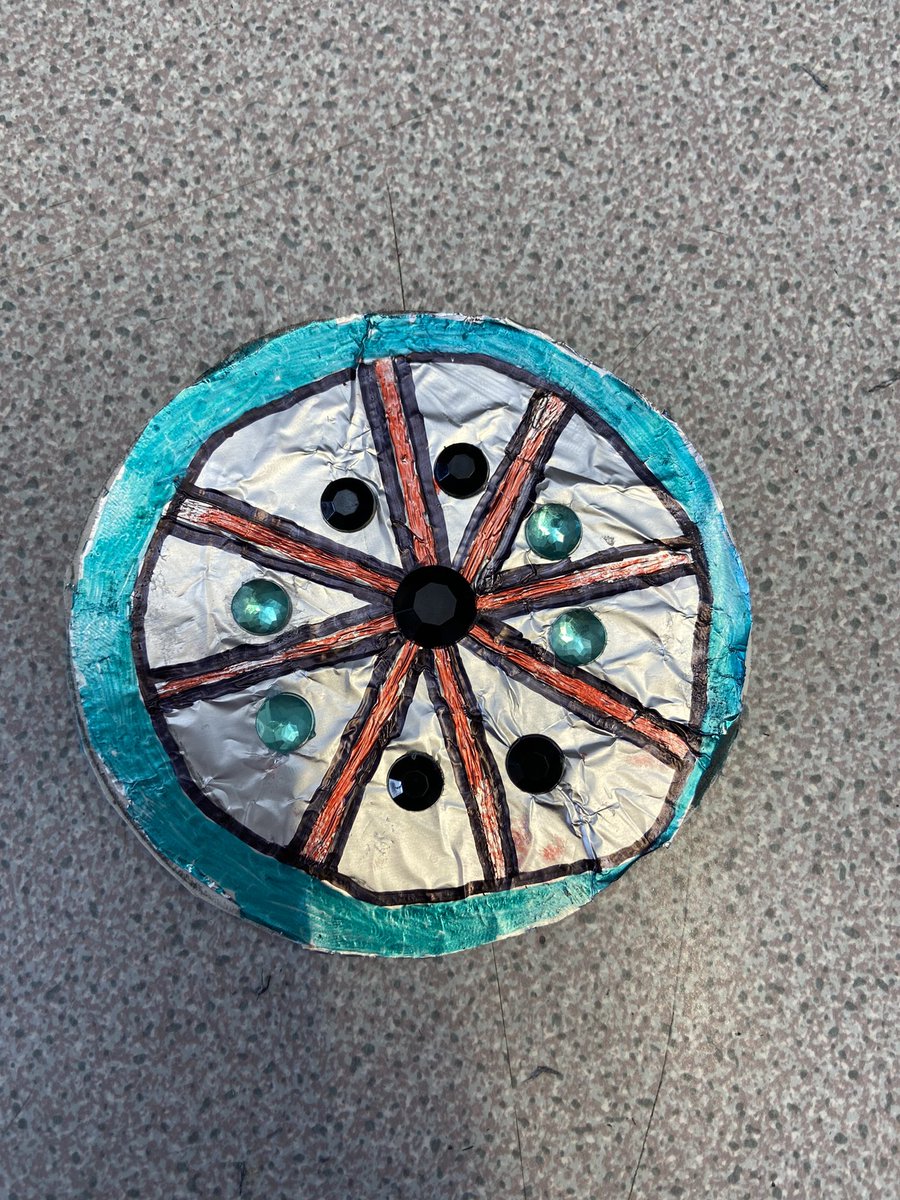 4T have been getting creative making beautiful Anglo-Saxon style brooches in Humanities over the past 2 weeks. Lovely designs! 💪🏼🛡🔰🔱 <a href="/Habsmonmouth/">Haberdashers' Monmouth School</a> <a href="/MonBoysPrep/">Monmouth Boys' Prep</a> #AngloSaxons #Year4