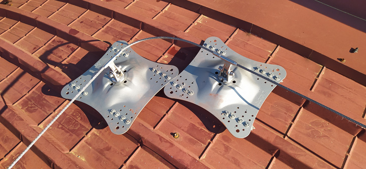 Instalada línea de vida horizontal SecuRope® sobre cubierta abovedada de chapa, fijada mediante soportes multiplaca IDF053 en Castellar de Vallès, Barcelona.

fallprotec.es/noticias/linea…

Instalador homologado por Fallprotec: <a href="/aticvertical/">Àtic Vertical</a> 

#lineasdevida
#securope
#seguridadlaboral