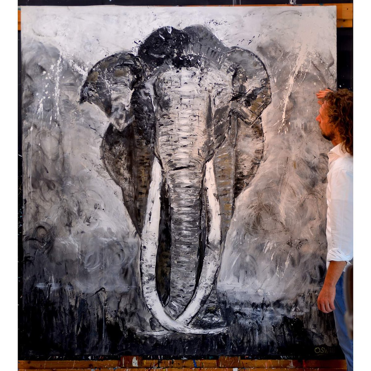 BIG ELEPHANT  - Exclusive Art Series THE UNFORGETTABLE.
A tribute to these amazing, intelligent and sensitive animals.

180 X 200 cm.

#elephant #oswingesselli #exclusiveartseries #theunforgettable
