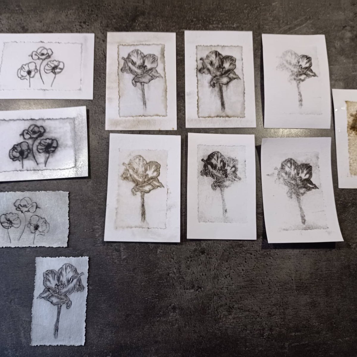 mirjam_coolen's tweet photo. Een 3D geprinte drukpers van 
#Openpressproject getest. Fijne lijntekeningen op limonadepak of plastic krassen, inwassen met inkt. Middagje  geduld en later de  verwondering, ook om de  "misdrukken" . #etsen #tetrapak https://t.co/nzKDPYgHwK
