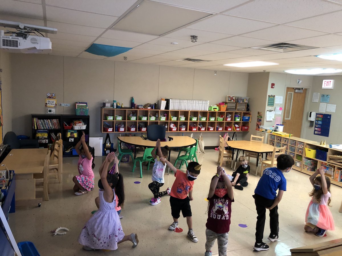 U for unicorn day! We had a blast and even did unicorn yoga! 🦄#abccountdown