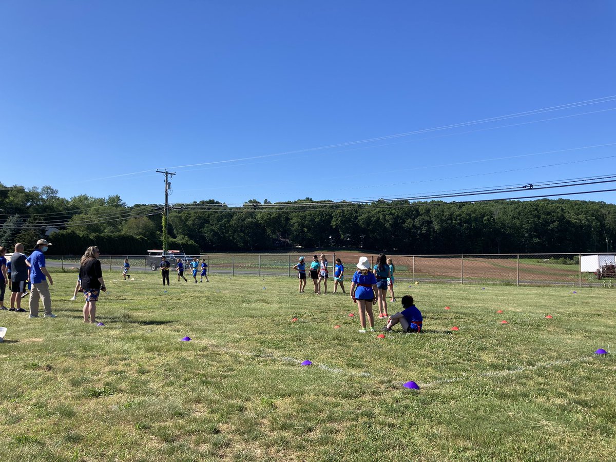 JenJames21's tweet photo. It’s a beautiful day for 5th grade field day! Thank you WPTO! @WindyWhales @PrincipalJHill https://t.co/JIyleojzx1
