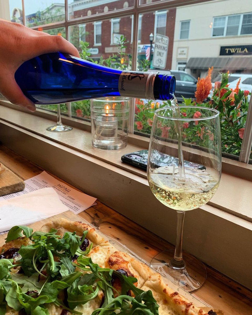 VisitLewesDE's tweet photo. This is what it looks like when you take a little holiday in the middle of the week 😍🍷🍕 #winewednesday  

📷  lewesfoodie 
📍 Half Full, Lewes@

#visitlewes #visitrehoboth #winelover #whitewine #wine #wineoclock #winetime #holiday #cheers #winebottle #winelovers #foodie https://t.co/NpV2bwC8ex