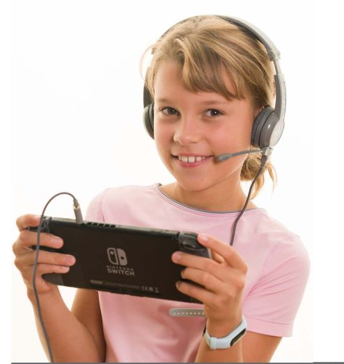 MakerSt_ALLKNOW's tweet image. Para niños/as que les gusta jugar o crear videojuegos, llegan los @onanoff los primeros auriculares de audio-seguro del mundo para jóvenes jugadores. Ya en tienda!!
➡️➡️maker-store.es/search?sSearch…
#gaming #safeaudio #kids #maker #antialérgico