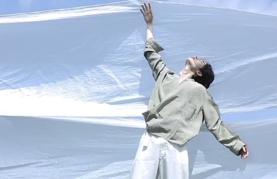 wooyasource's tweet photo. Han seungwoo looking so pretty and dreamy ♡ https://t.co/ohRDLrBrHI