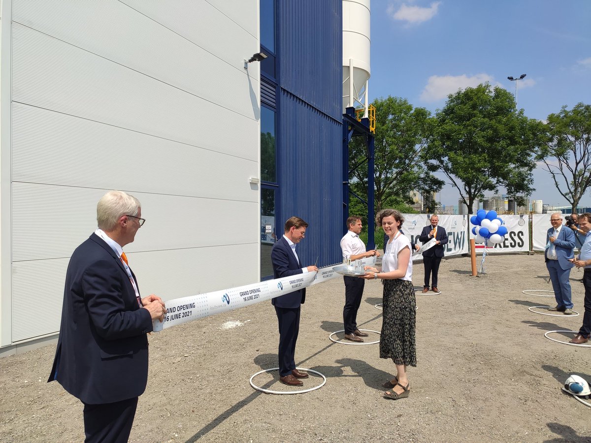 PSLoop_EU's tweet photo. Grand opening, cutting the ribbon ..... moment to remember! #PSL #PolyStyreneLoop https://t.co/x2BIuI4PpH