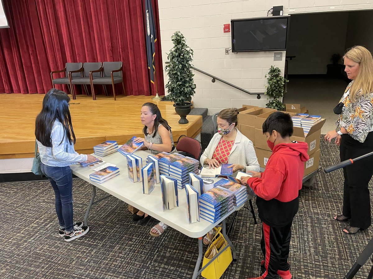 cpmiddle's tweet photo. What a great event @cpmiddle for our summer reading kickoff with co-authors Angela May & @maryalicemonroe promoting their book βThe Islanders β. ππ@bcsdschools @BCSDAandI https://t.co/NjFTsqilgz
