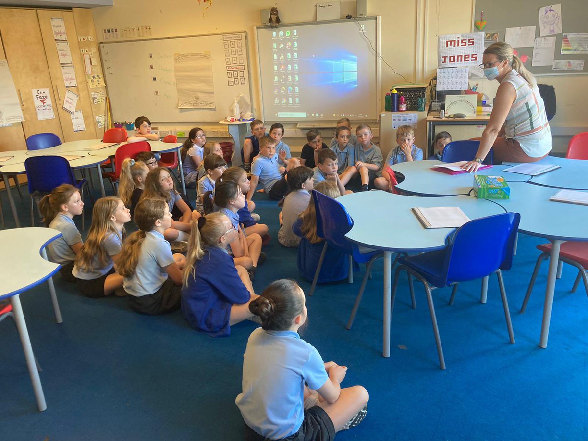 GarthOlwg_Isaf's tweet photo. Diolch yn fawr i Mam Seren am gyfieithu posteri y 4 diben gyda Bl.3/4 heddiw!

Thank you to Seren’s mother for translating the 4 core purposes into graphic recordings with year 3/4 classes today. These will now be displayed in school!✏️

#MentrusaChreadigol #UchelgeisiolaGalluog https://t.co/FQXdIWRMdL