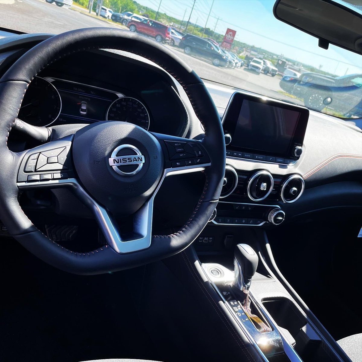 TCNissan's tweet image. 2021 Nissan Sentra SR 🤍
Test drive one today!

#TCNsocial #TransCanadaNissan #TestDriveReady #Peterborough #PTBOcanada #ProudToBeDrivingTheBest #EnjoyTheRide #2021NissanSentra #SR