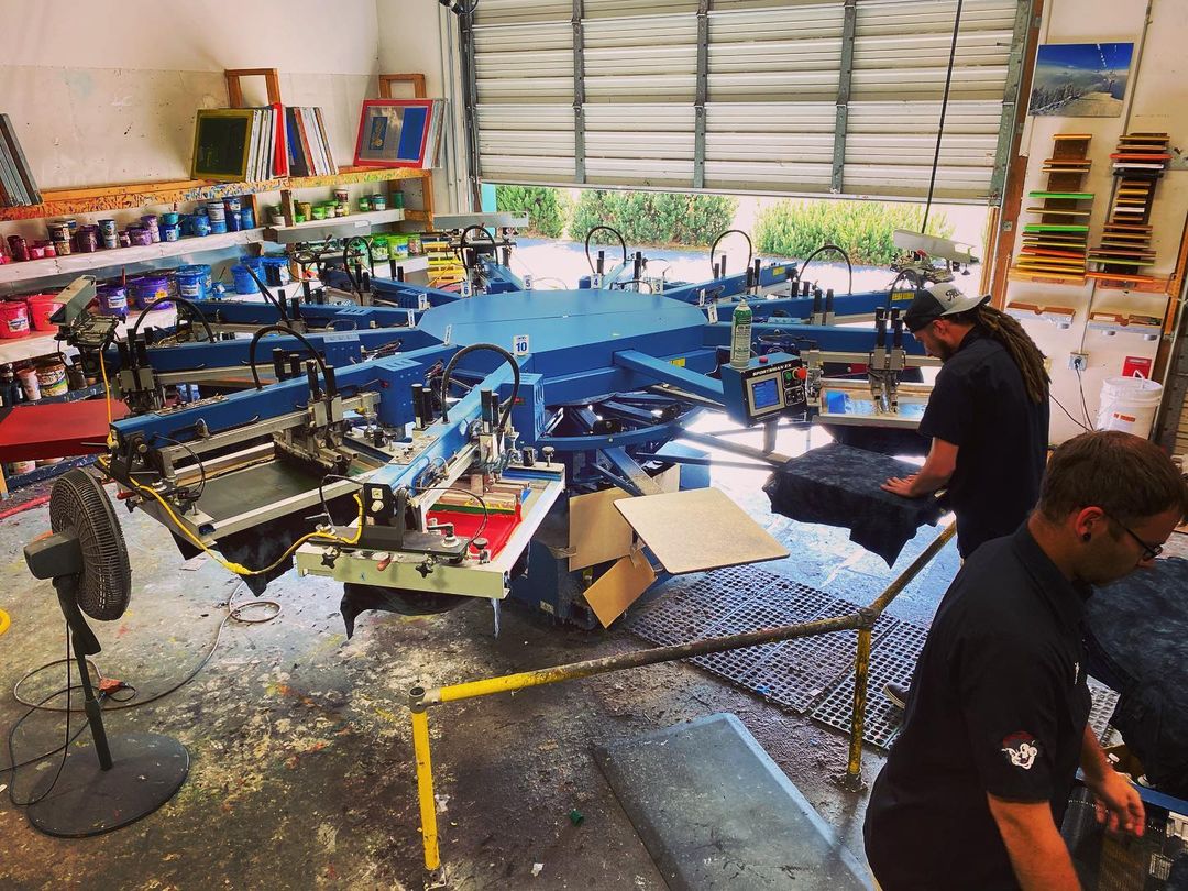 mrcompanies's tweet photo. Happy hump day to all ink slingers out there! 👊
#mrbluecrew
📸 All Color Screenprinting
#sportsmanex #screenprintingaddicts #screenprintingshop #humpdaymotivation #tshirtprinting #screenprinting #plastisol #waterbased #sportsman #PressOperator https://t.co/ikCDF42xJl