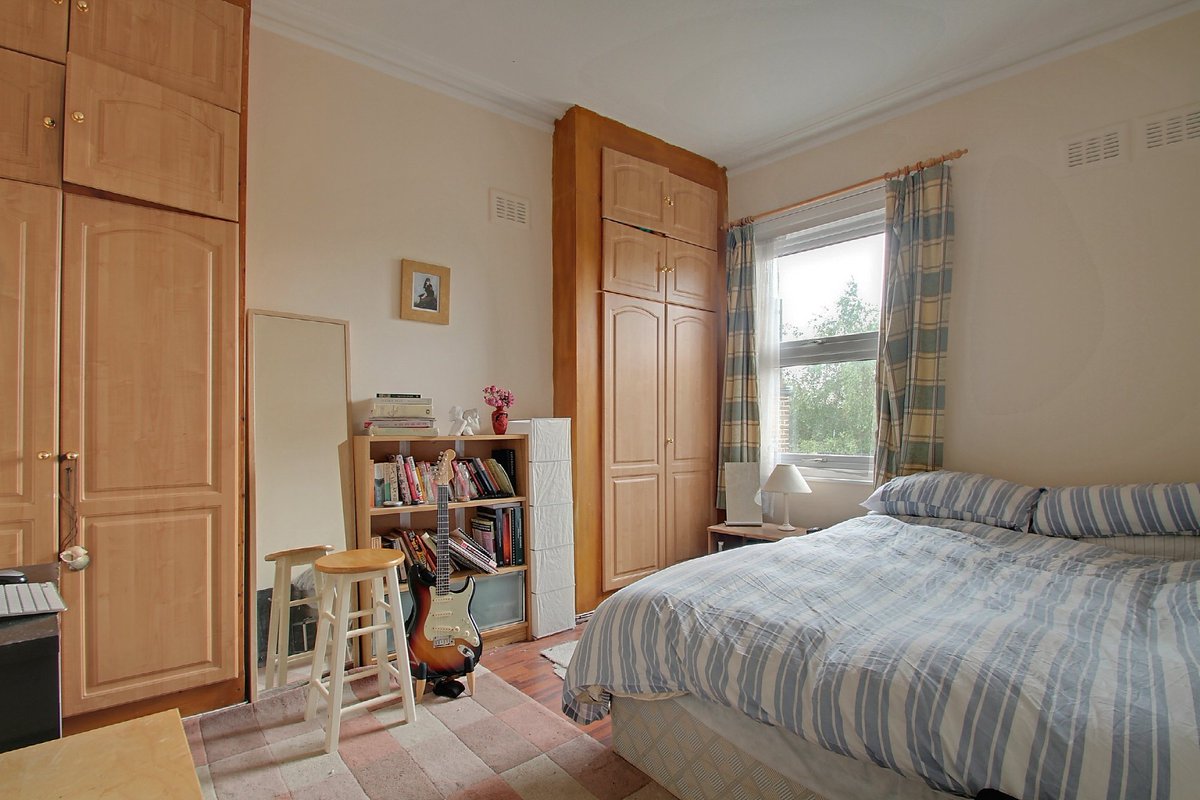 StoneHouseEstat's tweet photo. Shaftesbury Road, N19
We are pleased to offer this charming PERIOD VICTORIAN property arranged over two floors. 
SOLE AGENCY AND FULLY MANAGED BY STONEHOUSE ESTATES £530pw #property #tolet #newlisting #stonehouseestes #onthemarket #tufnellpark #archway https://t.co/MgCW7eJVtB