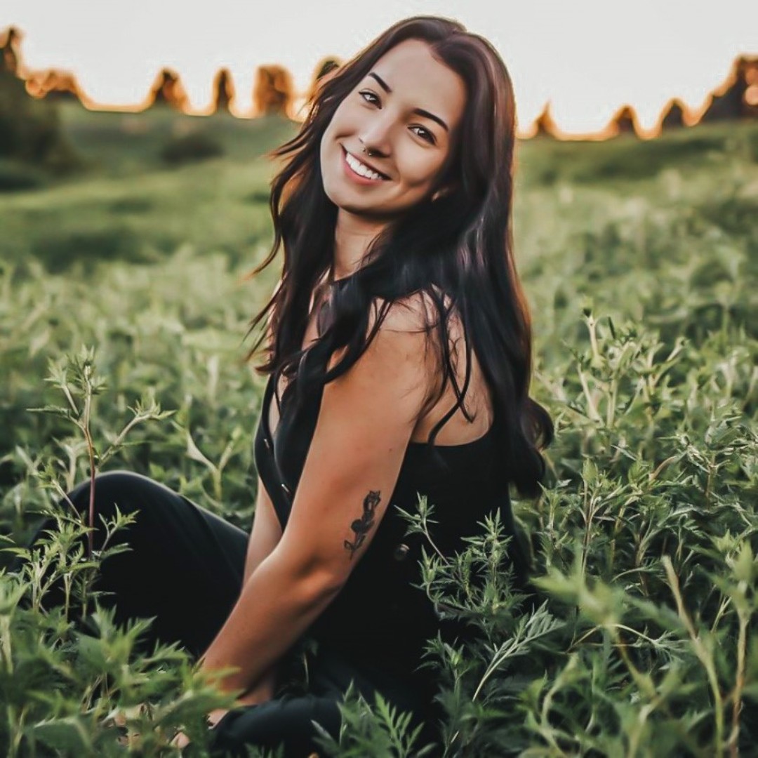 Congratulations to our 2021 Panhellenic New Member of the Year, Cheyenne Bayne! Upon joining, Cheyenne quickly got involved in leadership positions within SK and RaiseRED, and helped raise over $400 for The Walk to End Alzheimer’s using her own time and talents as a photographer.