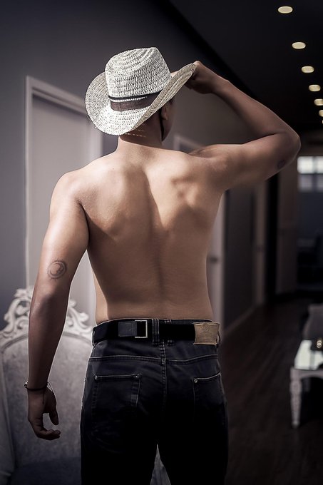 ONLINE! rt pls
#chaturbategay 
#Modelo 
#xxx #fetichepies #fetishcommunity  #camboys 
@chaturbateLATIN