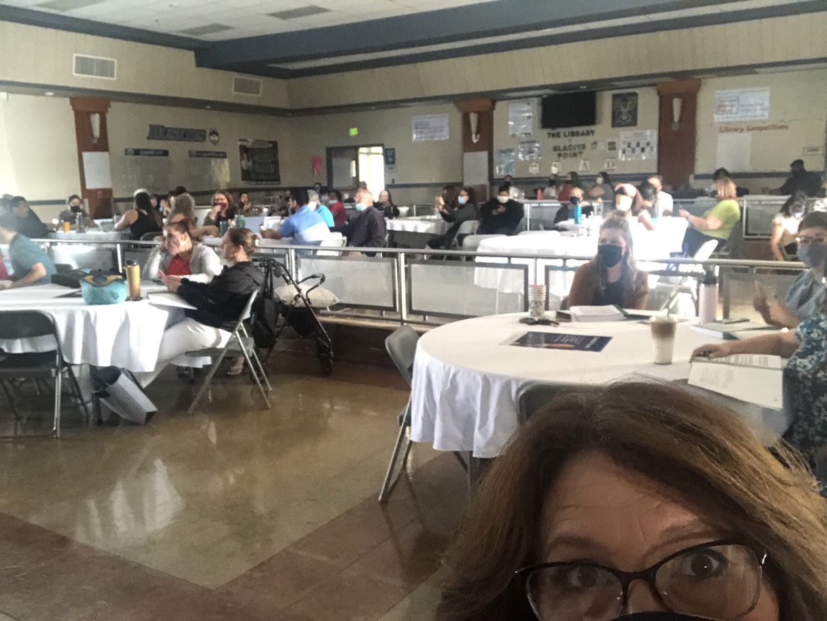 kettidavis's tweet photo. PLC Institute @solutiontree happening in Central this week! Surrounded by a lot of motivated educators- feels good!  #thankful #atplc https://t.co/1QydVEWwCV