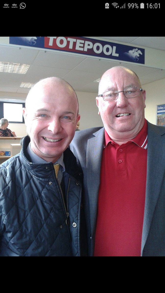 helencork's tweet photo. #ITVRacing I can definitely say it's Luke Harvey. My Hubby bought him quite a few halves of lager when he met him a few years ago at Plumpton Races https://t.co/vIB2qPrCJ1