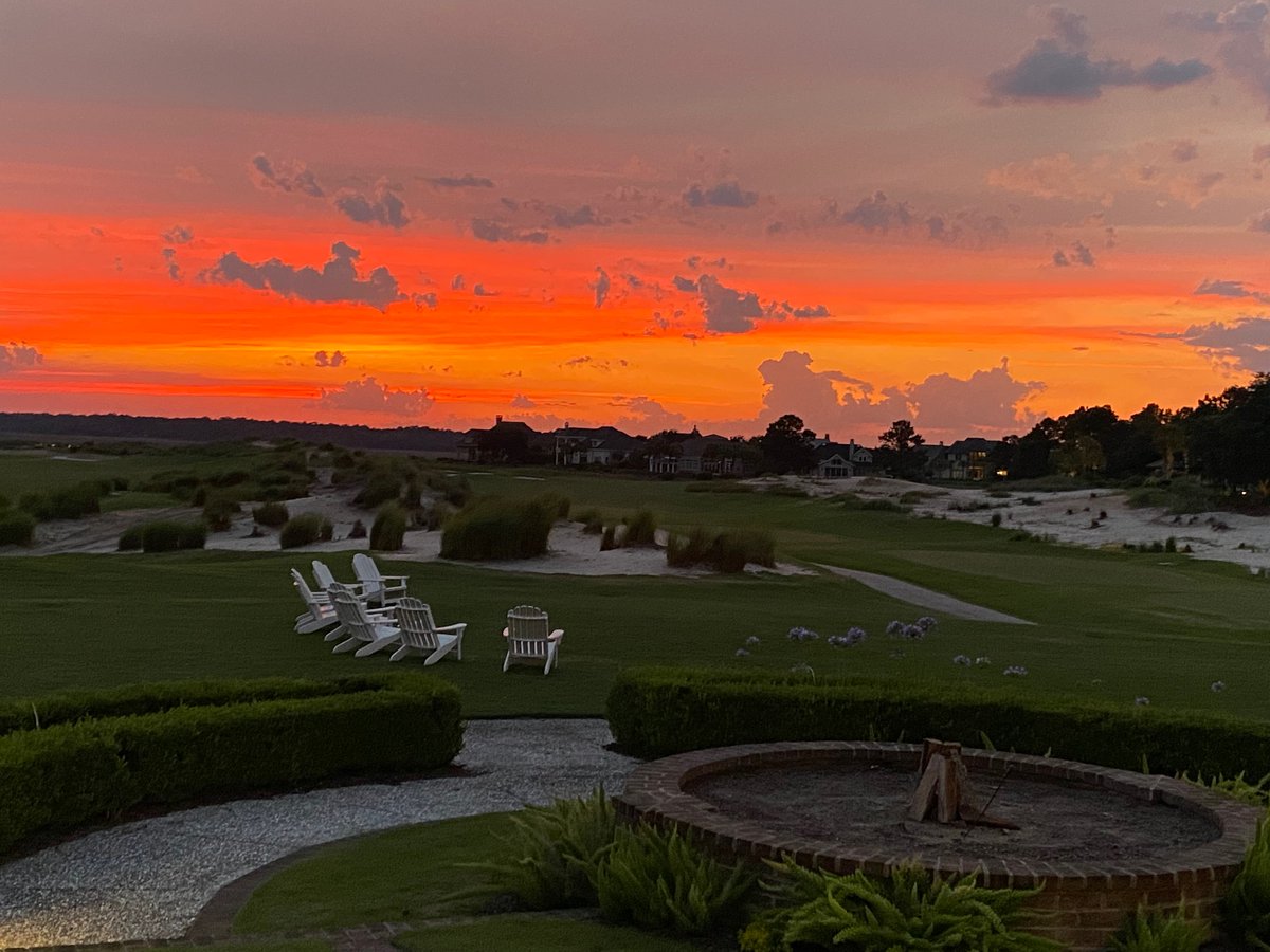 ColletonRiver's tweet photo. Last night at the Nicklaus... No words or filter needed for this view! https://t.co/wL8VFIiURM