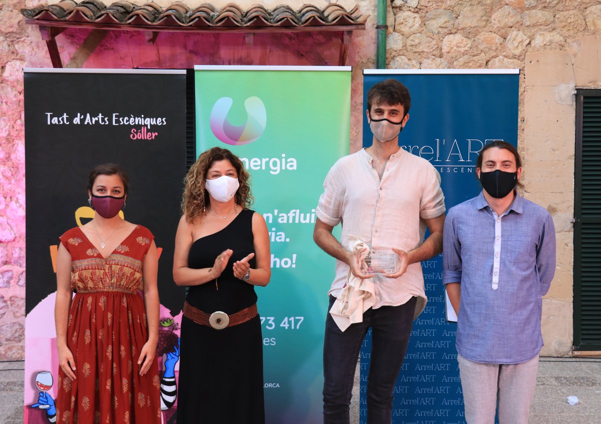 arrelartsoller's tweet photo. 🎭📝"Paradís Padrina Definitiu" de Joan Cassanyes, guanya el 3r Concurs de Textos Teatrals En Vi-u.

Podreu gaudir de l'obra al 6è Tast d'Arts Escèniques · Sóller En Vi-u, els dies 6, 7 13 i 14 d'agost.

#enviusoller #enviu #teatre #dramatúrgia #culturamallorca https://t.co/qmZJCNpq5H