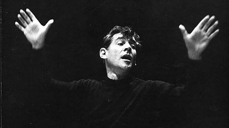 VIMOOZ's tweet photo. BERNSTEIN’S WALL traces Leonard Bernstein’s life, son of a Russian Jewish immigrant who rose to become Conductor of the New York Philharmonic.
#LeonardBernstein #movies #vimooz #filmmaking https://t.co/E80FrkxI7x