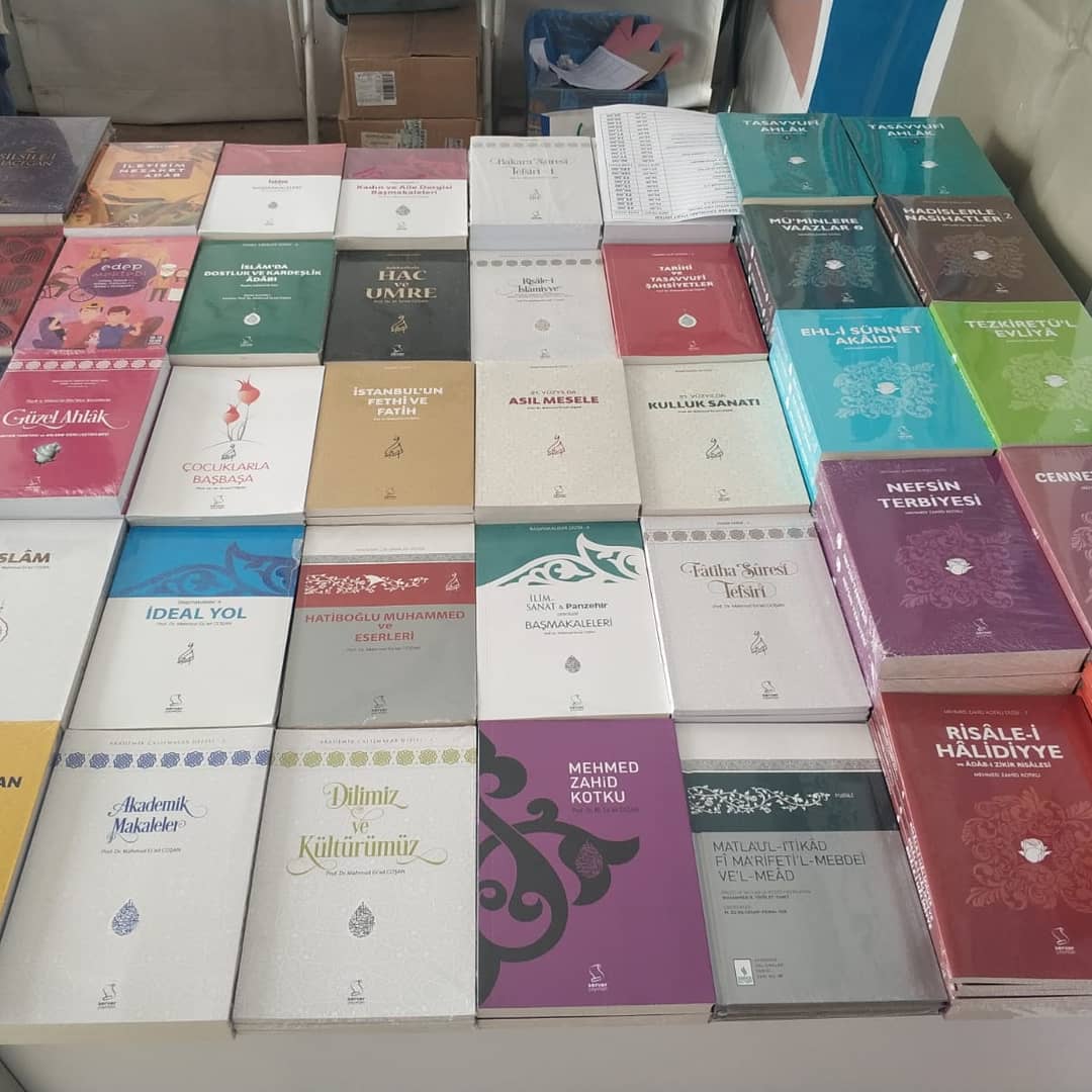 mersusglobal's tweet photo. 📣 Mersus Organizasyon 16-30 Haziran tarihleri arasında düzenlenecek olan Ankara Kitap ve Sahaf Festivali'nde ✨

📍Server Yayınları eserlerinde net %40 indirim ve birbirinden güzel hediyelik eşyalar için sizleri Armada AVM önündeki fuar alanına bekliyoruz 🌿 https://t.co/l2NncDOMa9