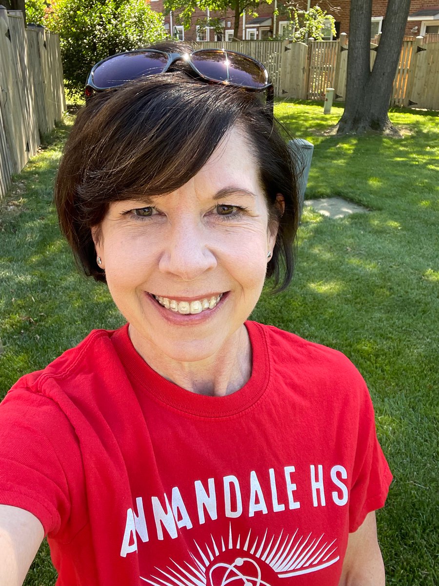 srta_hunt tweet media