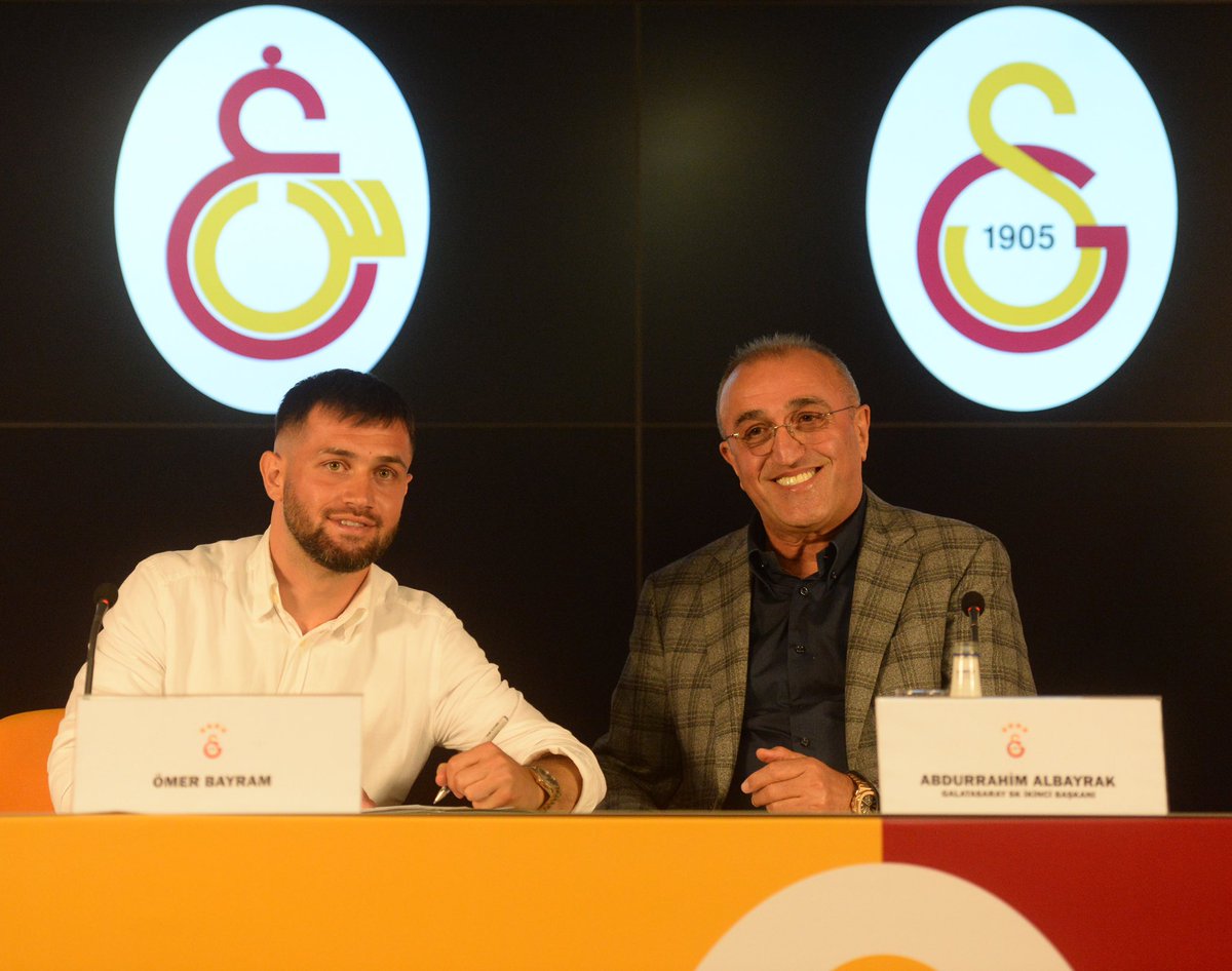 GalatasaraySK's tweet photo. Ömer Bayram: “İnşallah önümüzdeki 3 sezon yine kupalarla, güzel günlerle geçer”

Detaylar için 👉 https://t.co/BOiCuTHJcW https://t.co/UWvhpGO96D