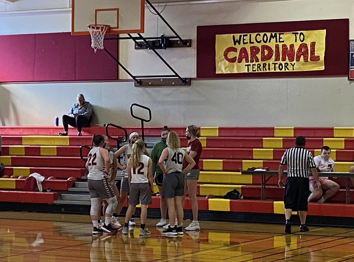 WFW_GBB's tweet photo. Huge shoutout to former Bearcat, @ErikaBrumfield and PSU Viking @schultz_syd for coaching a couple squads yesterday! The coaching duo went 2-0 and by the sounds of it, may have a future in the coaching world! #TBW 🏀 https://t.co/VUno7Ngiki