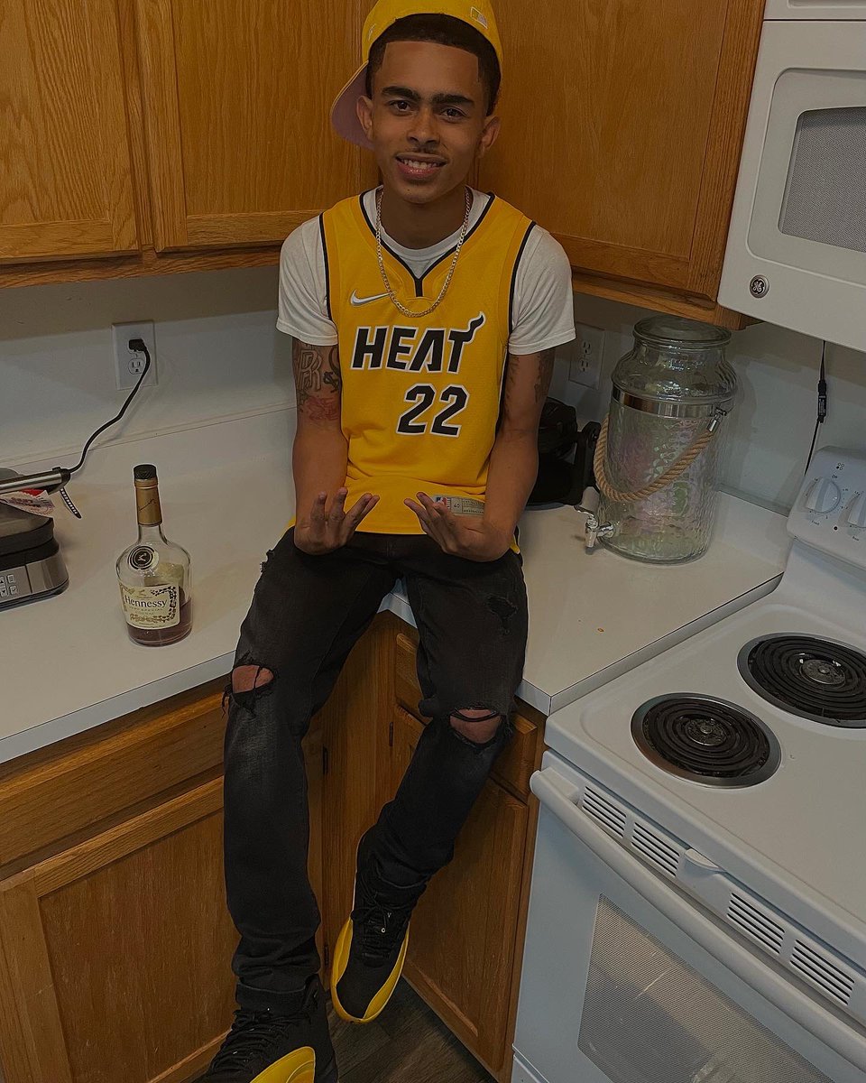 TweetsFromNBA's tweet photo. All The Shooters Love Me The Call A Nigga Rim ⛹🏽‍♂️

#NBA https://t.co/68aH5695EY