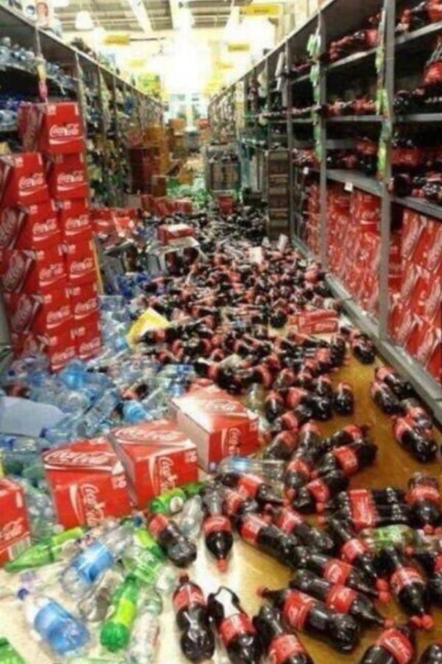 TheBrow1968's tweet photo. Ronaldo just been down the pop aisle #CristianoRonaldo  #Coke #EURO2020 https://t.co/NQgL3Cr7zQ