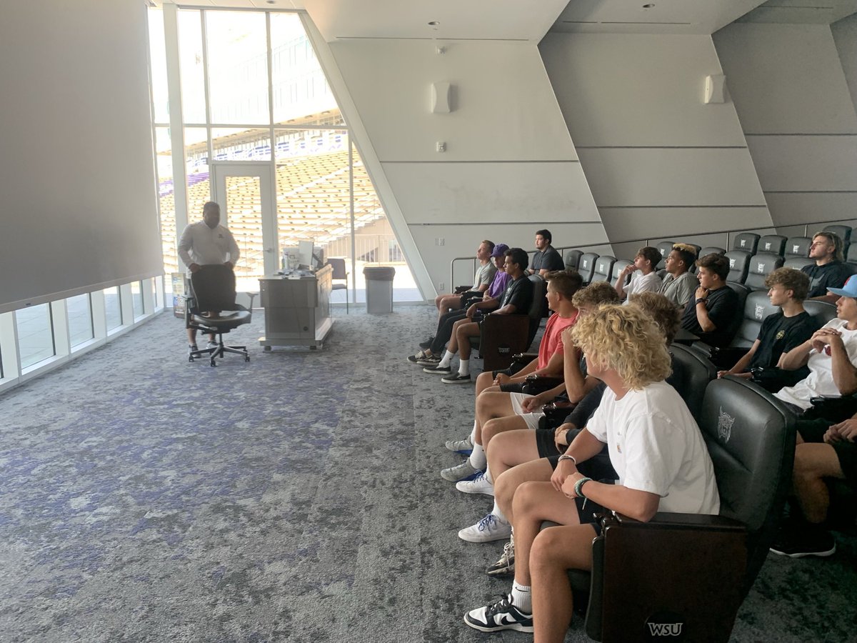 Oakley Slade tweet media