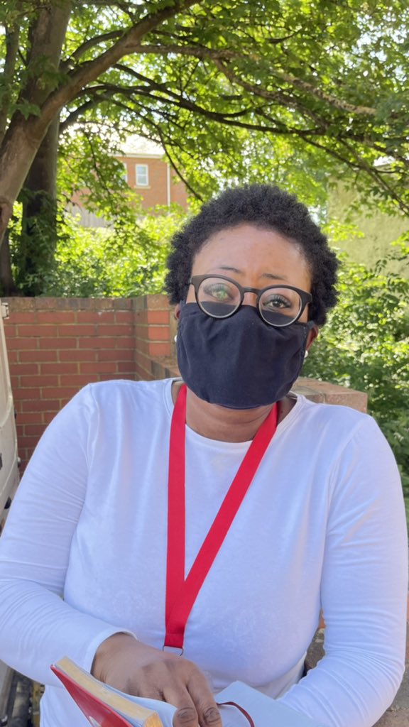 sijuwadeade's tweet photo. On this week’s #WednesdayWardWalk with Cllr @HowcroftJoanne housing conditions in #LutonandWayfield & in #ChathamCentral one parent expressed how she can’t let her children out to play outside due to sinking drainage. Quick bite & art view @CafeNucleus @nucleusarts #localartists https://t.co/bDt4D0ydj2