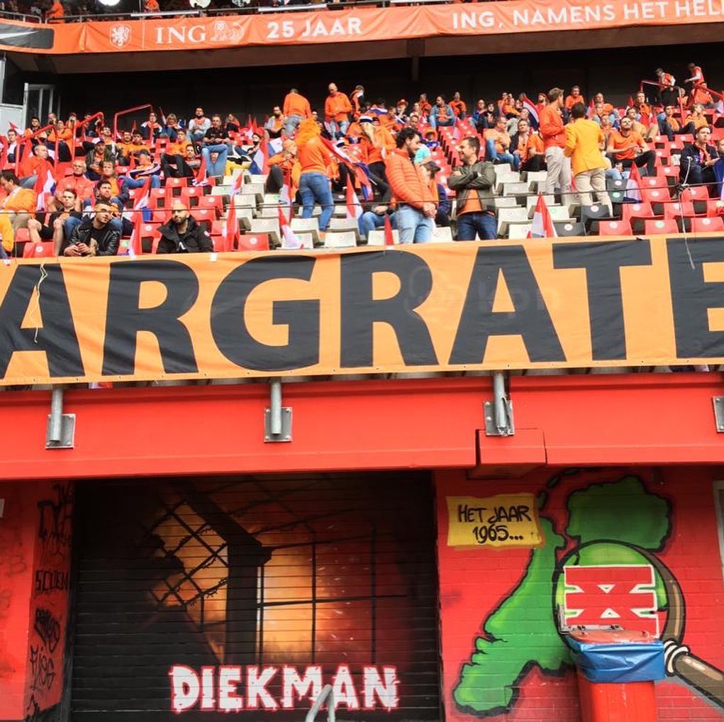 OFMargraten's tweet photo. Ivm de restricties (lengte van spandoeken) van de uefa zal dit #ek2021 ons bekende spandoek niet te zien zijn in de stadions. In plaats hiervan zullen wij een klein spandoek ophangen in de stadions. #onsoranje #ek2021 #UefaEuro2020 #Margraten #spandoek #HupHollandHup https://t.co/bcCMjonRkt