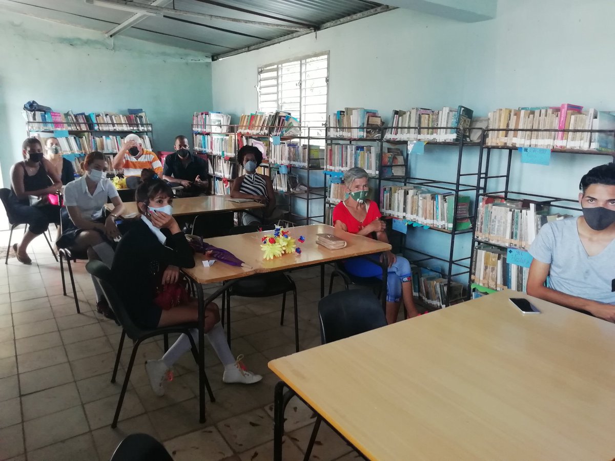 Marice29408309's tweet photo. Se realiza en Remedios VillaClara el taller municipal con las pre reservas y reservas pedagógicas en la Educación Secundaria Básica por que #Unudoshacemoscuba #Remedios vence # CubaMined # Cuba debate #dmeremedios #DPEVillaClara https://t.co/6itZ9HDEV4