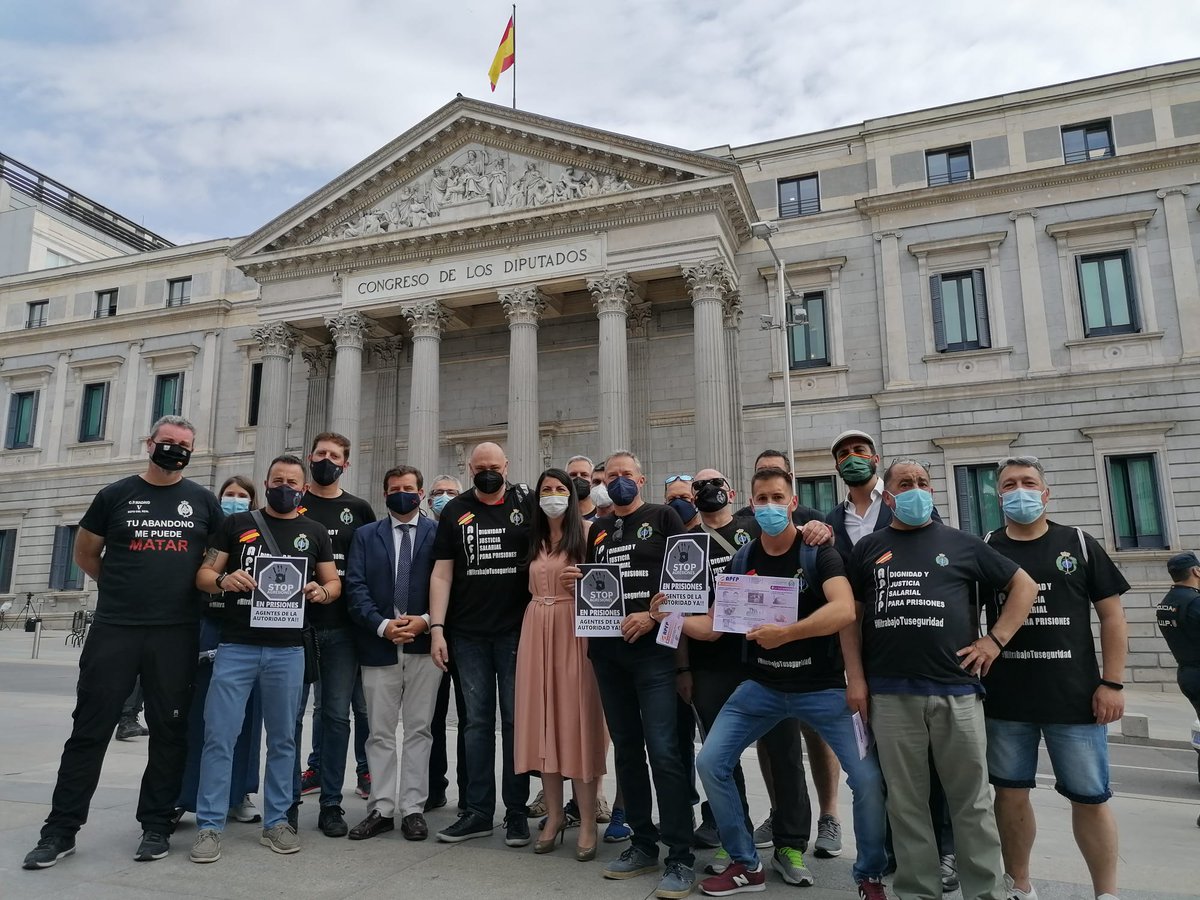 ApfpSoto's tweet photo. UNIÓN POR UN OBJETIVO COMÚN. DIGNIDAD Y RECONOCIMIENTO DE NUESTRO TRABAJO. https://t.co/aFZ6Jzgtbf