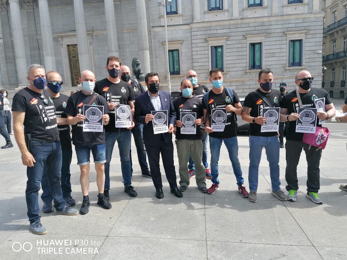 ApfpSoto's tweet photo. UNIÓN POR UN OBJETIVO COMÚN. DIGNIDAD Y RECONOCIMIENTO DE NUESTRO TRABAJO. https://t.co/aFZ6Jzgtbf