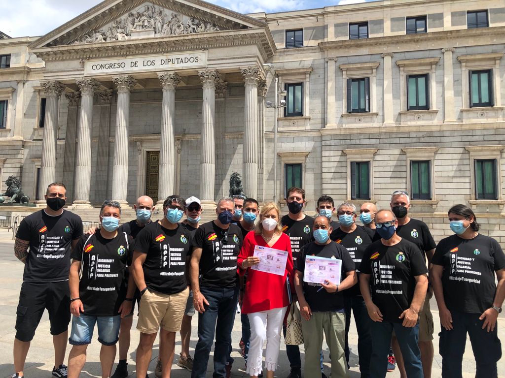 ApfpSoto's tweet photo. UNIÓN POR UN OBJETIVO COMÚN. DIGNIDAD Y RECONOCIMIENTO DE NUESTRO TRABAJO. https://t.co/aFZ6Jzgtbf