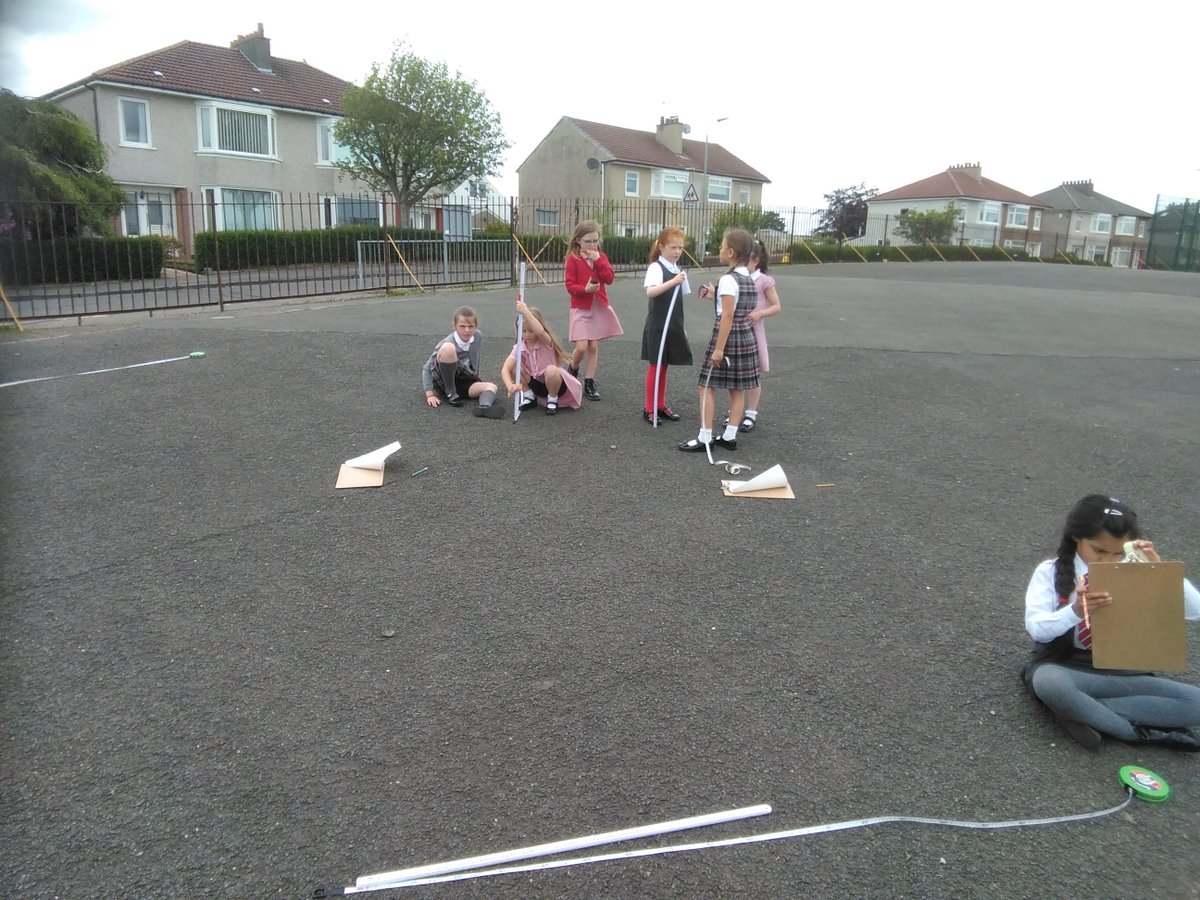Carolside_PS's tweet image. P3 enjoyed taking part in an experiment to compare wind speeds in playgrounds across the UK.  They calculated an average wind speed of 1.74 m/s at Carolside today using feathers, metre sticks and stopwatches! Do you think we'll be the windiest? 
@CPSSTEM
 #ERCSTEM  #GreatSciShare