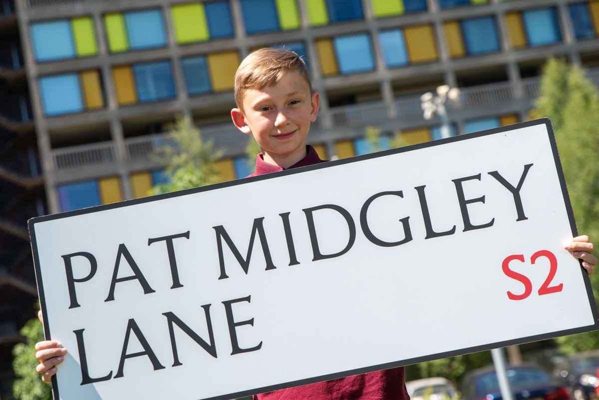 midgley_neil's tweet image. Very proud day for the Midgley family. Mum's memory has been honoured with a road named after her at Park Hill. 
A lovely occasion with wonderful touching speeches from @JoMidge , Cllr Terry Fox, @PaulBlomfieldMP , @urban_splash 's Greg Ball, Ray Kinsella and Bob Kerslake .