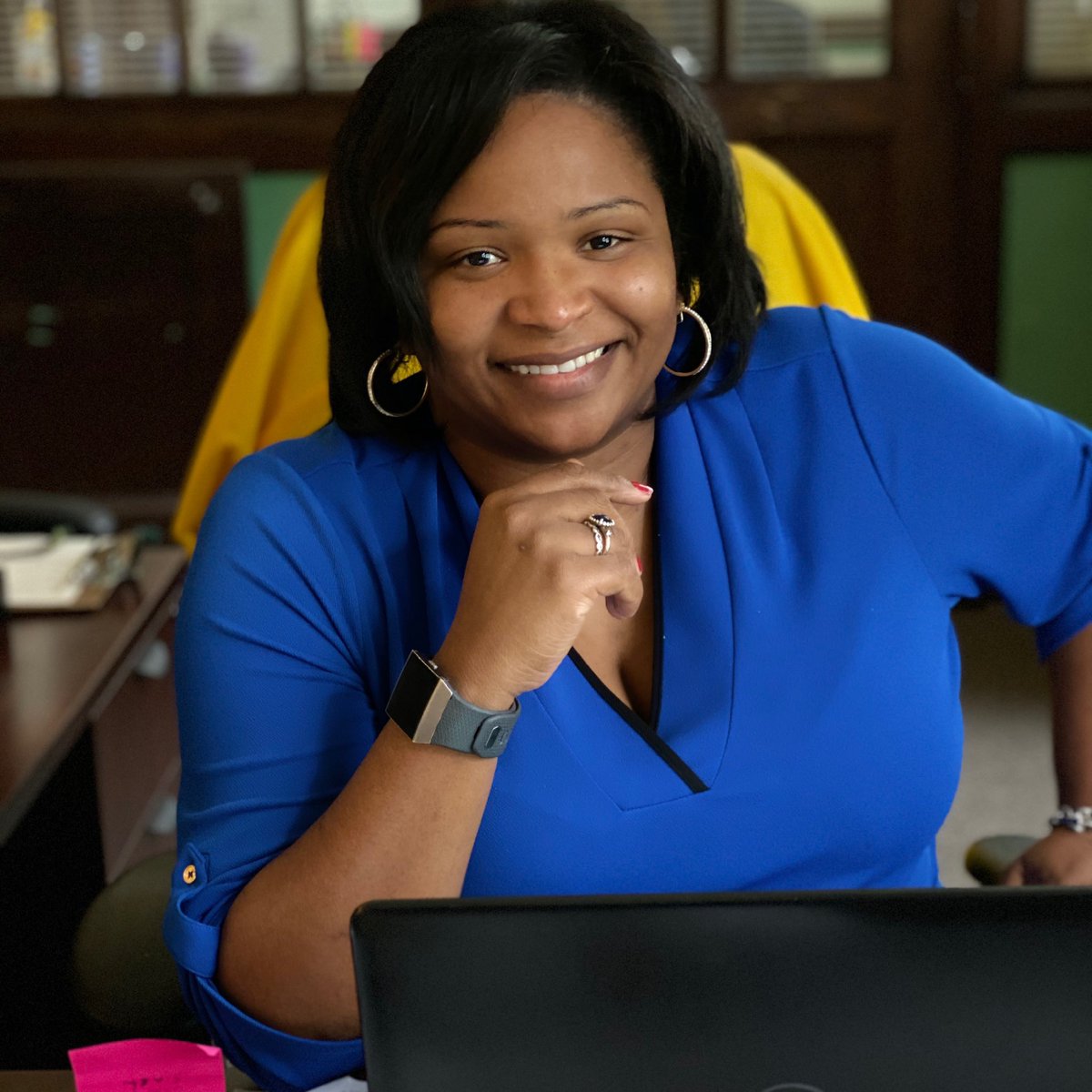 LaneTech1440's tweet photo. Lane Tech welcomes our new principal, Edwina Thompson, class of ‘99! #schoolofchampions #golanego #lanetechalumni https://t.co/FYsWZhfsp5