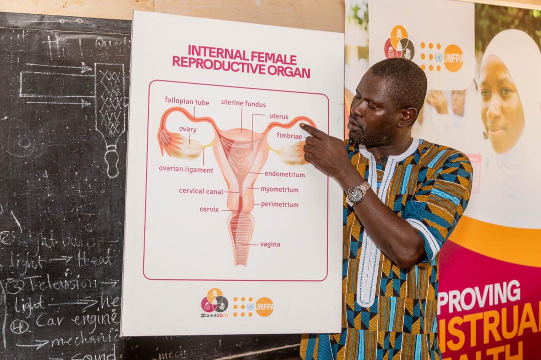 JabbiMata's tweet photo. Our team at Girls' Pride have joined @UNFPATheGambia and its partners on a 12 day #Iam4zero campaign in URR, CRR and NBR. Girls' Pride is conducting school and community sensitization on menstrual hygiene management and the relationship between period poverty and GBV. #ThreeZeros https://t.co/BfxBKze647