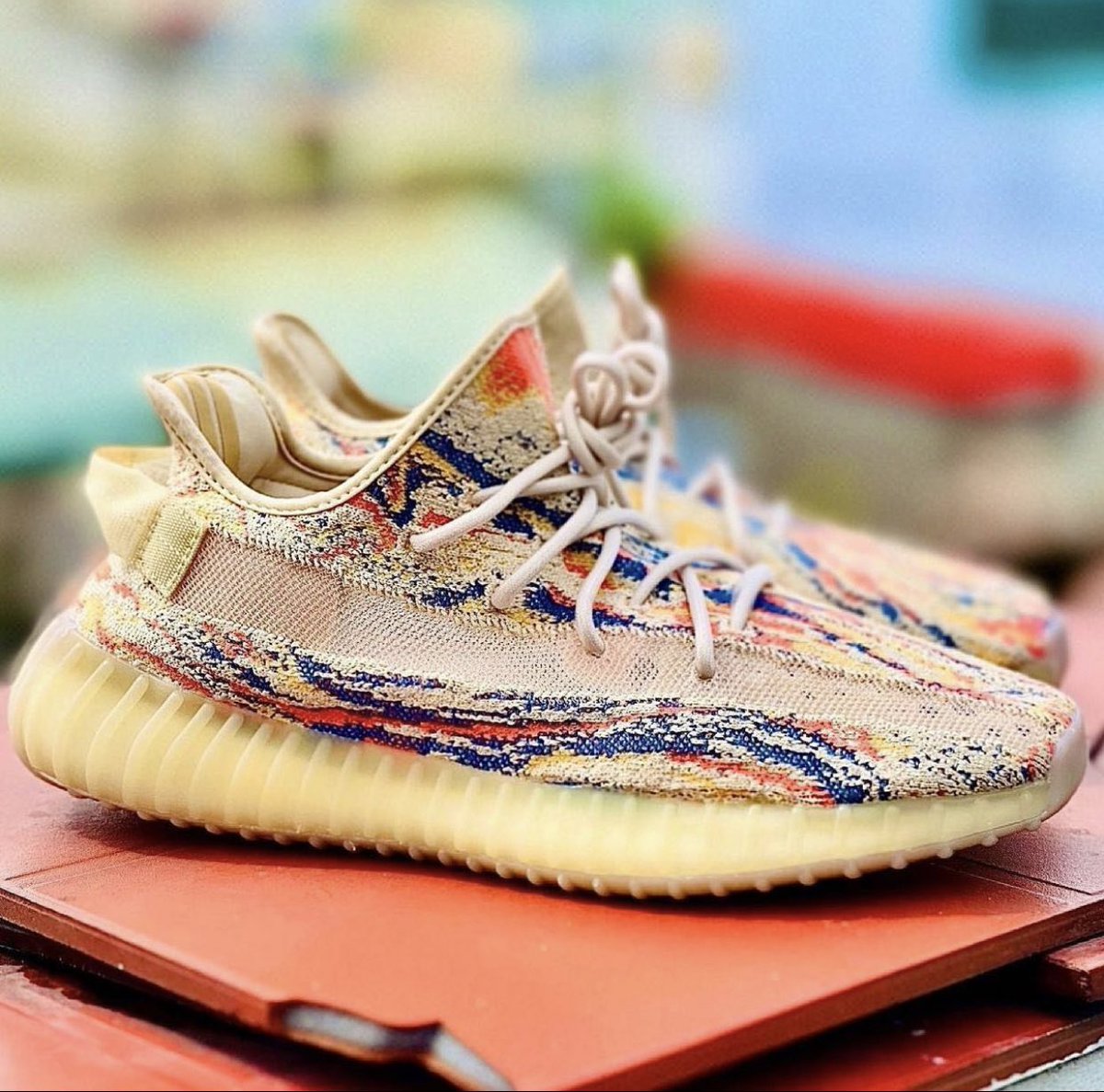 adidas yeezy boost 350 v2 multicolor