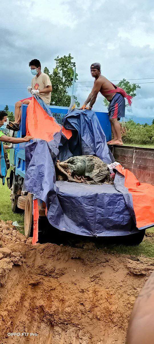 2021 Revolution Tweets (@2021revtweets) on Twitter photo Tw // death 
Unidentifiable death bodies of those who died by weapons of the SAC In Demoso battles. They were cremated today by local monks.
#WhatsHappeningInMyanmar 
#June16Coup
#GlobalArmsEmbargo Tw // death 
Unidentifiable death bodies of those who died by weapons of the SAC In Demoso battles. They were cremated today by local monks.
#WhatsHappeningInMyanmar 
#June16Coup
#GlobalArmsEmbargo