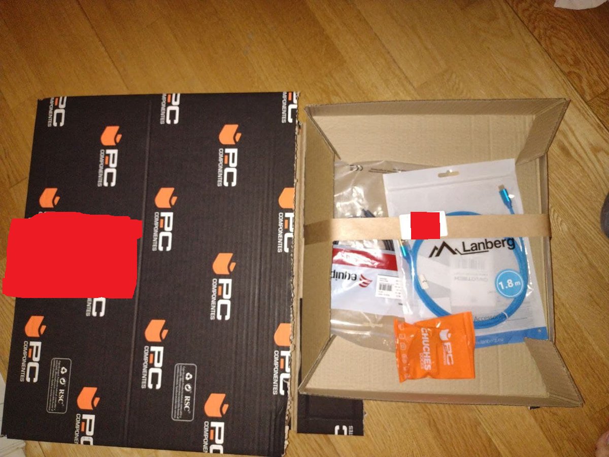 Josefe17's tweet photo. @pccomponentes os parece esto apropiado? Encima, la caja toda pintada de negro que ahí hay tóner como para imprimirse el Quijote... https://t.co/qG6OtablGR