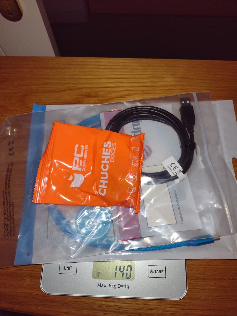 Josefe17's tweet photo. @pccomponentes os parece esto apropiado? Encima, la caja toda pintada de negro que ahí hay tóner como para imprimirse el Quijote... https://t.co/qG6OtablGR