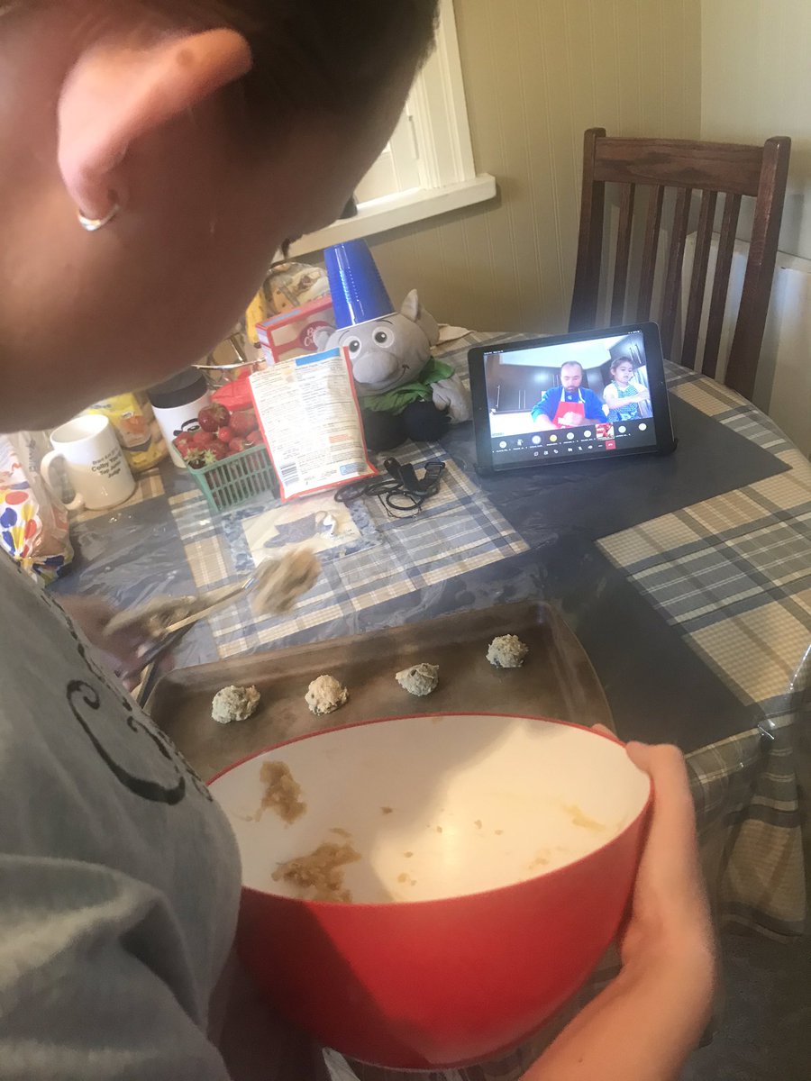 Cooking with Mr. Judson today! #lifeskills #learntodobydoing @GrandviewGrizz <a href="/GEDSB/">Grand Erie District School Board</a>