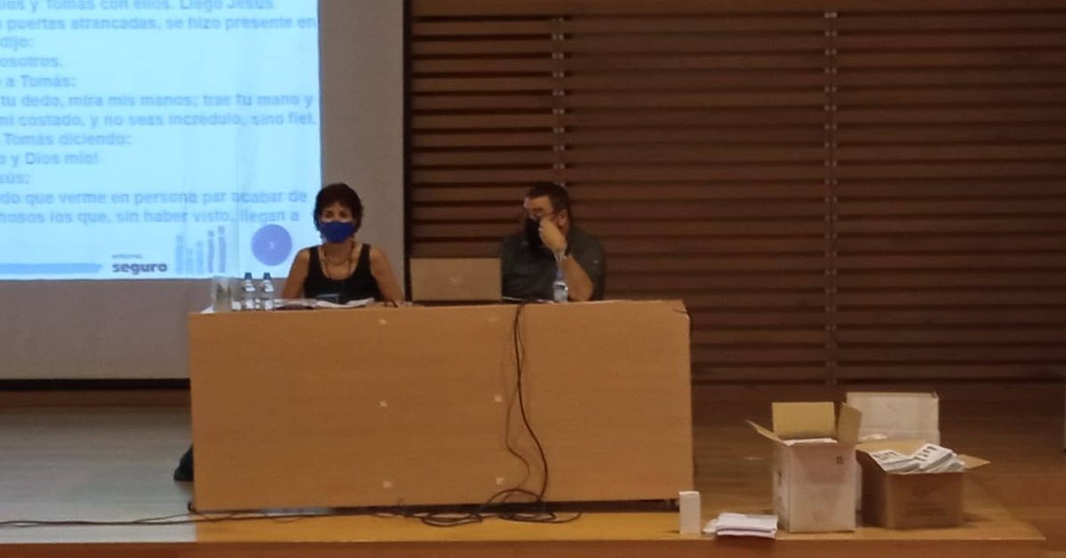 JesuitakDonosti's tweet photo. Gaur klaustroaren Ingurune Seguruko Sistemaren inguruko formazioarekin hasi gara. Bihar beste jardunaldi bat izango dugu eta ekainaren 23an azkenekoa. Benetan interesgarria!
--
Formación del claustro sobre el Sistema de Entorno Seguro. Mañana nueva jornada y el día 23 la última. https://t.co/U4sA2BMyAa