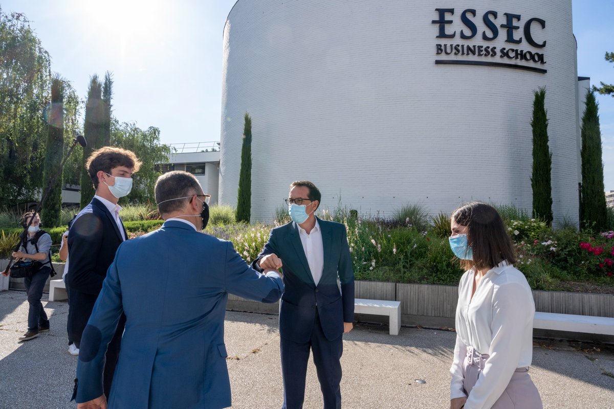 L’Oréal Groupe en France (@lorealfrance) on Twitter photo Notre PDG <a href="/LOrealGroupe/">L'Oréal Groupe</a>, Nicolas Hieronimus était invité aux <a href="/lesmardis/">Les Mardis de l'ESSEC</a> de l’<a href="/ESSEC/">ESSEC Business School</a>, un peu plus d’un mois après sa nouvelle prise de fonction.
L'occasion d'un échange ouvert avec les étudiants sur son parcours et surtout sur les #engagements de L'Oréal Notre PDG <a href="/LOrealGroupe/">L'Oréal Groupe</a>, Nicolas Hieronimus était invité aux <a href="/lesmardis/">Les Mardis de l'ESSEC</a> de l’<a href="/ESSEC/">ESSEC Business School</a>, un peu plus d’un mois après sa nouvelle prise de fonction.
L'occasion d'un échange ouvert avec les étudiants sur son parcours et surtout sur les #engagements de L'Oréal