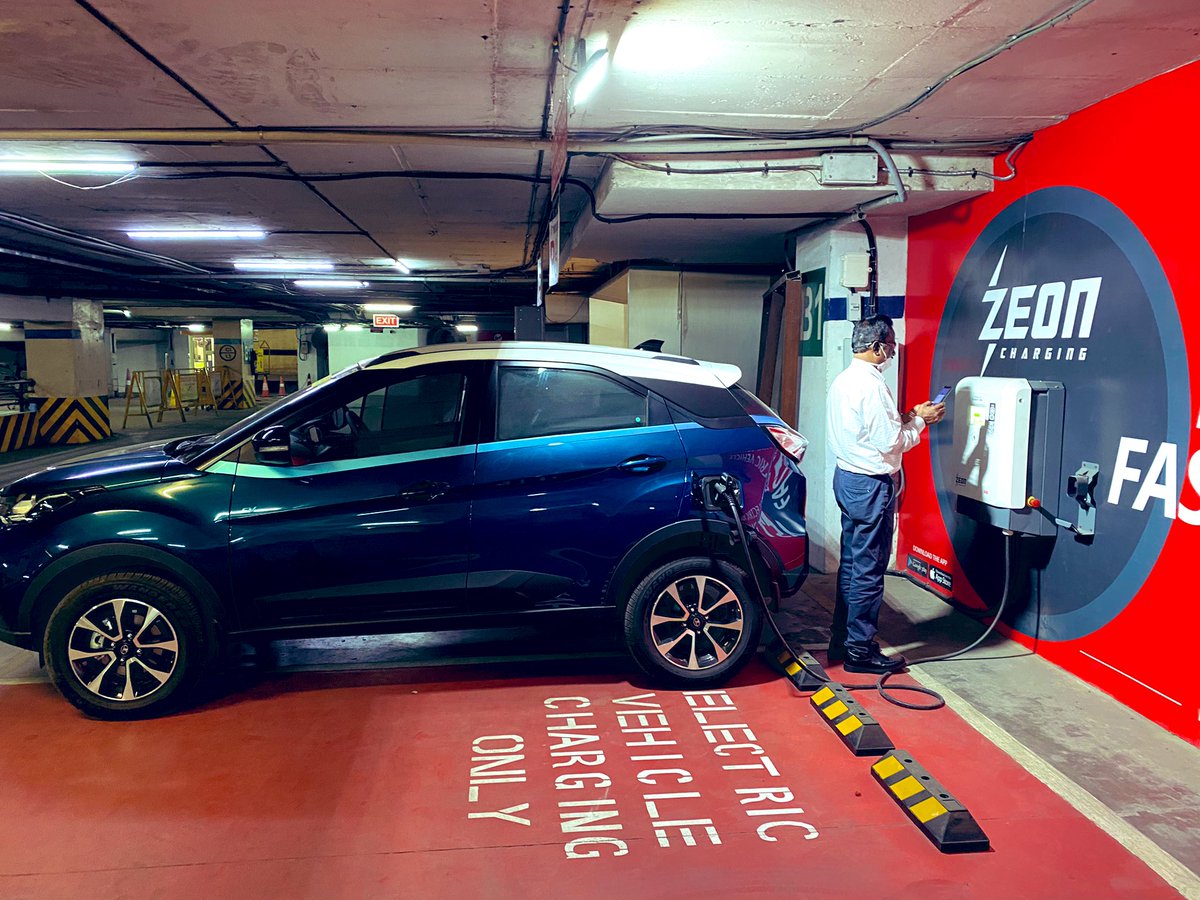 dr_binoyxavier's tweet photo. @zeoncharging @kashyapavinay @NexonEVOwnerClb @PlugInIndia @TatamotorsEV @zeoncharging has one of the better FC units from my experience. Hassle free and quick unlike the others. Their customer service is very responsive too. This is us charging our NexonEV at Brookefields Mall, Coimbatore. Looking forward to many more of ur FC units in the future ! https://t.co/LM3OcWKv0j