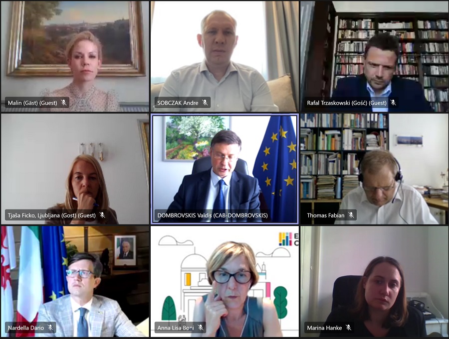 EUROCITIES's tweet photo. Encouraging meeting of European mayors with Executive Vice President @VDombrovskis – cities want a structured dialogue with @EU_Commission to make sure they are involved in the implementation of #NextGenerationEU
#TalkWithCities #MakeItReal https://t.co/zsVMrsKbtT