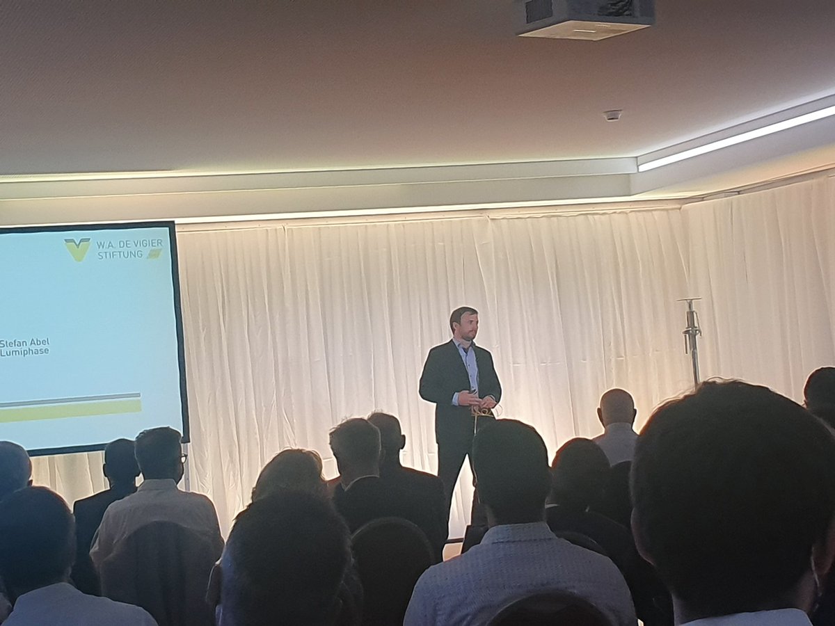 DeVigier's tweet photo. Stefan Abel, CEO @Lumiphase, tackles exploding data traffic by offering novel communication chips boosted by a unique optical crystal. These chips enable the customers to provide faster networks that consume less energy and connect more people. #photonics
@ventureoffice https://t.co/WO8Ach85uW